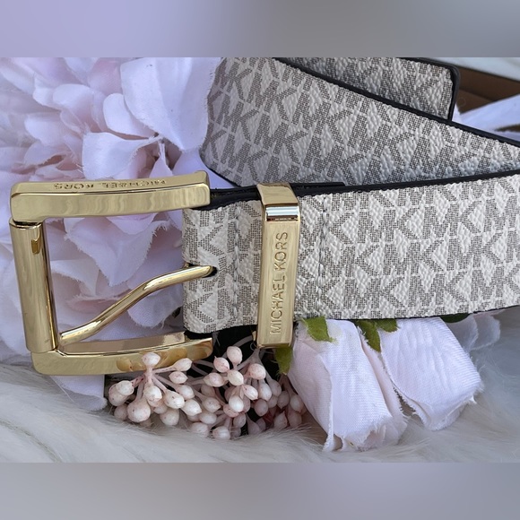 Michael Kors Women's Vanilla Faux Leather Belt - Picture 15 of 16